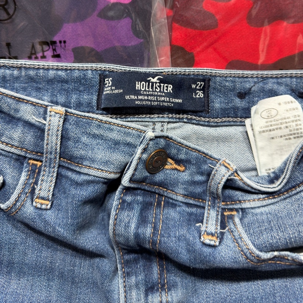 Hollister Ultra High-rise Super Skinny Ripped Jeans - Picture 5 of 5